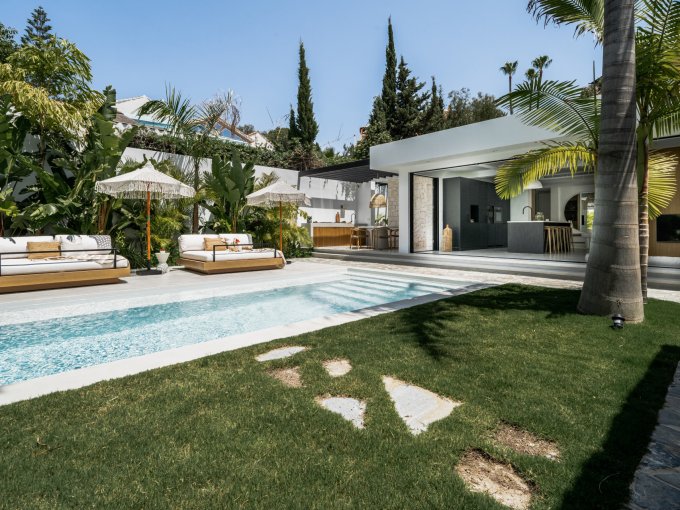 Outdoor Balinese Design Villa in Nueva Andalucia for sale