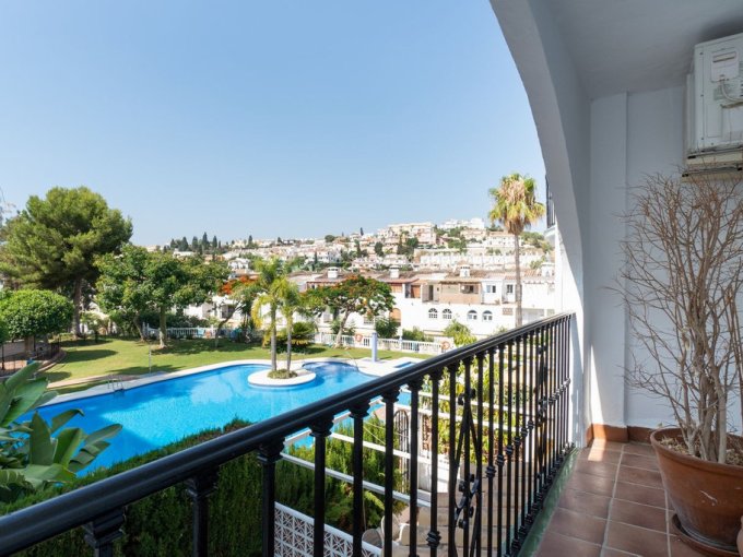 Pool Spacious townhouse is located in Las Lagunas, Mijas Costa for sale