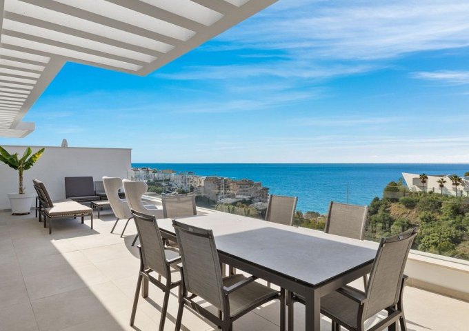 Sea view Luxury Penthouse in Benalmadena for sale