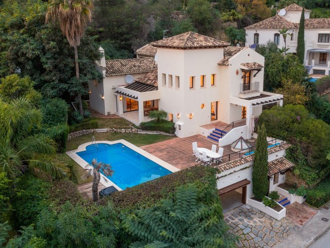Villa in Los Arqueros for Sale