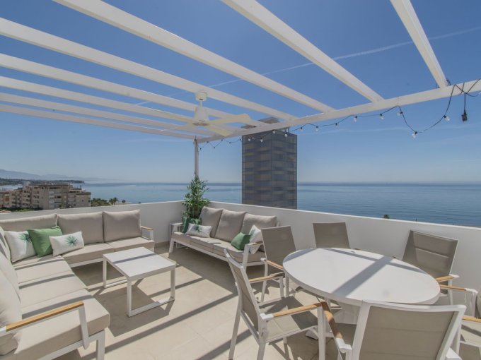Terrace Penthouse with Sea View in Estepona for sale