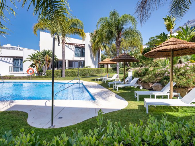 Pool area Townhouse in Sierra Blanca for sale