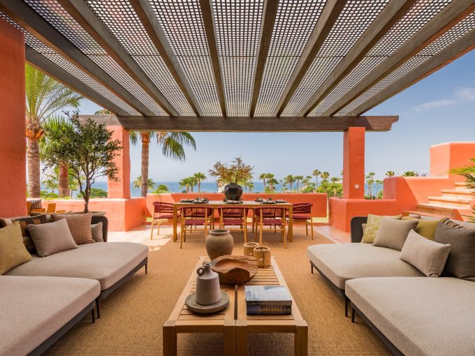 Terrace Frontline Beach Penthouse in Torre Bermeja