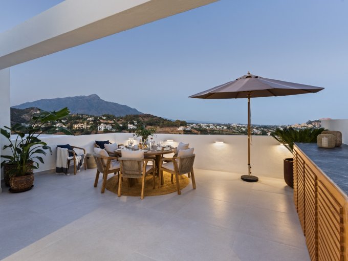 Solarium Stunning Townhouse with Sea View in La Quinta for sale