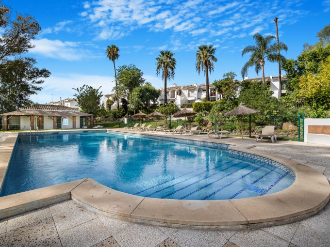 Pool Townhouse in Balcones De Atalaya, Estepona for sale