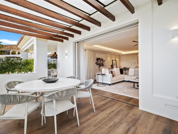 Terrace Impressive Apartment in Monte Parasio for sale