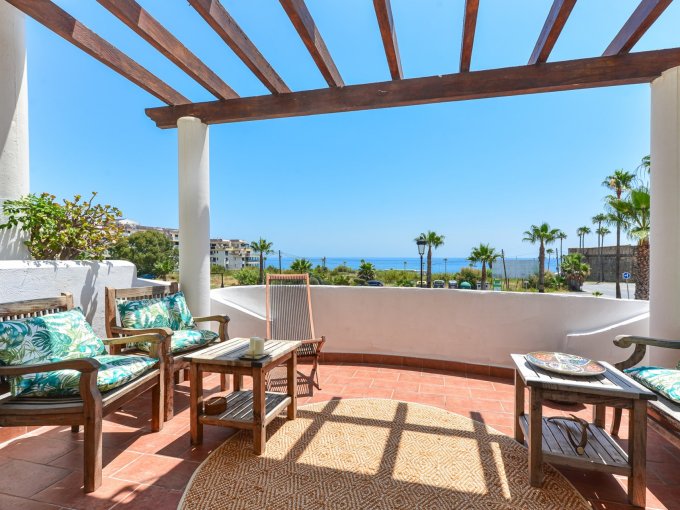 Terrace Townhouse in Castillo de la Duquesa, Manilva for sale