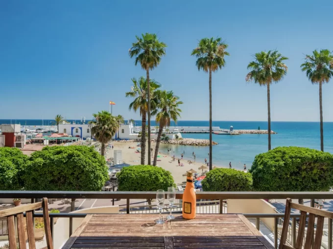 Beach view Fantastic Apartment with Beach View in Marbella for sale