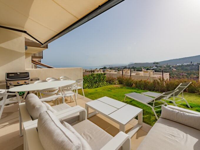 Garden Luxury Townhouse in Bahia de las Rocas, Manilva for sale