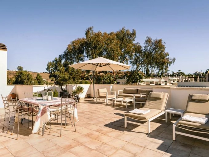 Solarium Fantastic 3 bedroom Penthouse in Nueva Andalucia for sale