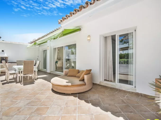 Terrace Ground Floor Apartment for Sale in Marbella