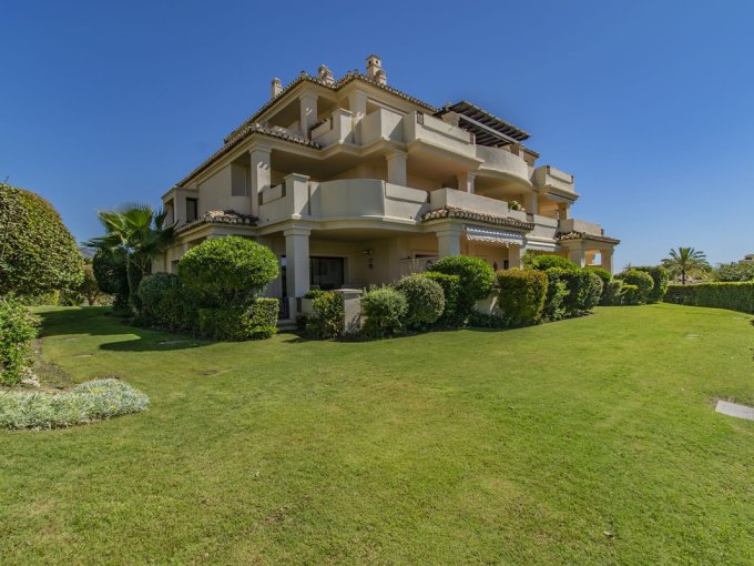 Exterior Ground Floor Apartment for Sale in Benahavís
