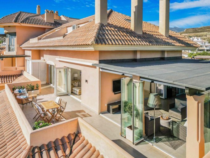 Modern Duplex Penthouse for Sale in Nueva Andalucia