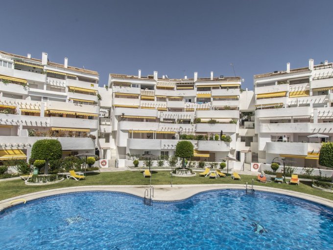 Pool Fantastic Apartment in Nueva Andalucia for sale