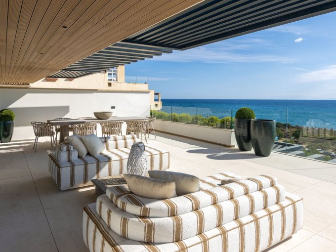 Terrace Luxurious Beachfront Apartment for Sale in Estepona