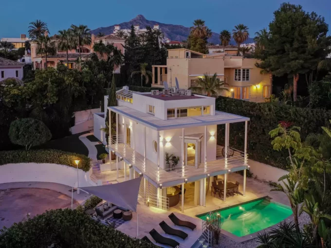 4-bedroom Villa in Nueva Andalucia for Sale