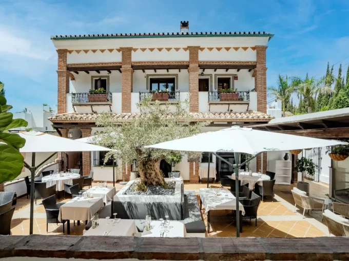 Amazing Villa with Restaurant for Sale in Nueva Andalucia