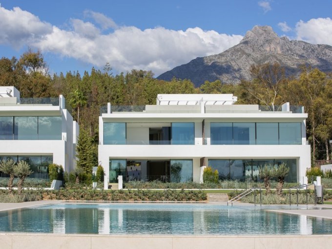 Exterior Luxury Villa for Sale on The Golden Mile