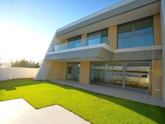 Garden Townhouse for Sale in El Chaparral