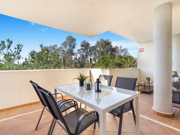 Outdoor table Fantastic Apartment for sale in Elviria, Marbella