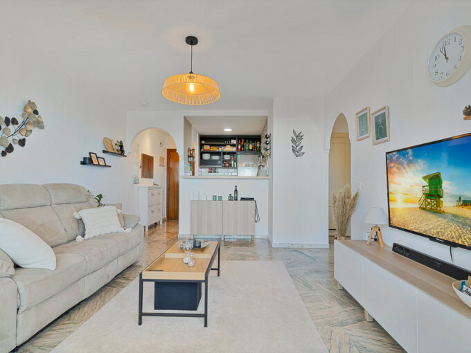 Salon 2-bedroom Apartment for Sale in Benalmadena