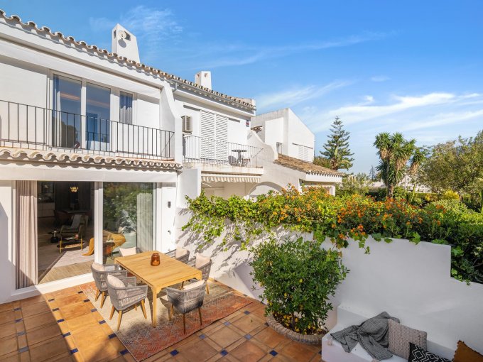 Terrace Beautiful Townhouse in Peñablanca for sale