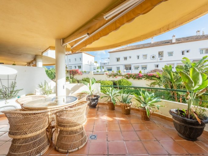 Terrace Cozy Duplex Apartment in Nueva Andalucia for Sale