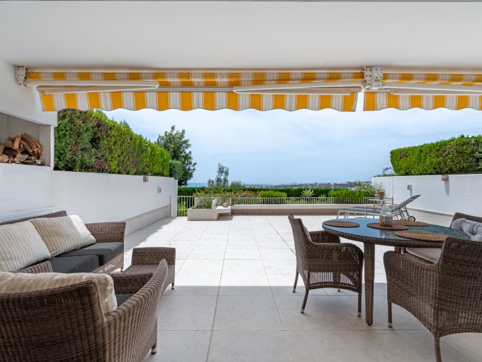 Terrace Ground Floor Apartment for Sale in Marbella Golden Mile