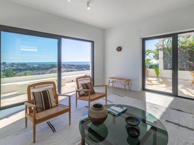 Villa for Sale in El Paraíso Alto, Benahavis