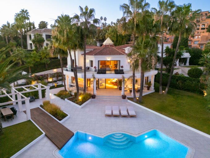 Contemporary Villa for Sale in La Cerquilla