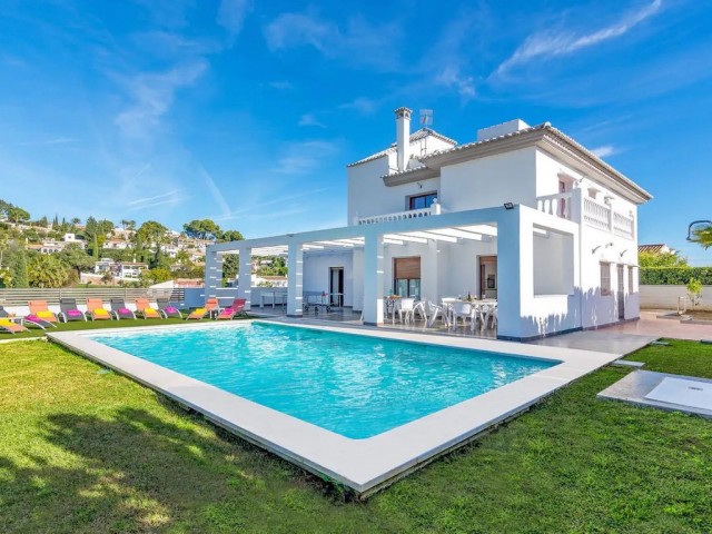 Exceptional Villa in Sierrezuela for Sale