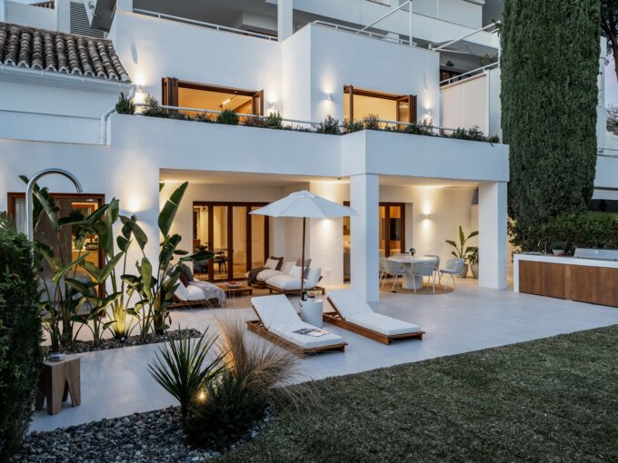 Garden Scandinavian Style Townhouse for Sale in Nueva Andalucia