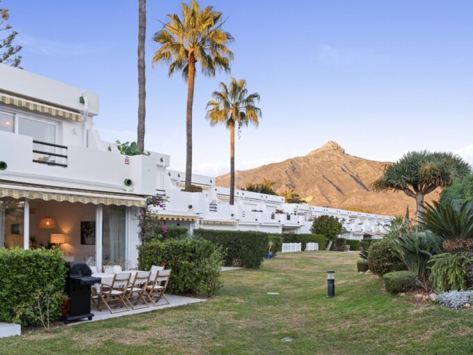 garden Townhouse in Los Algarrobos for Sale