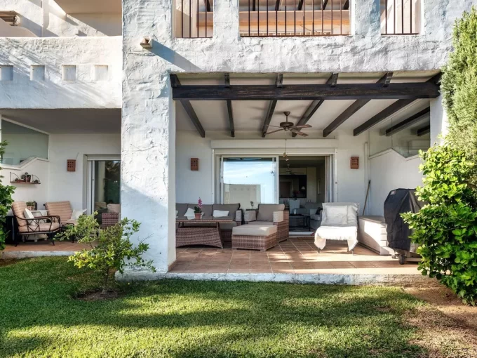 Ground Floor Apartment for Sale in La Quinta Village, Nueva Andalucia