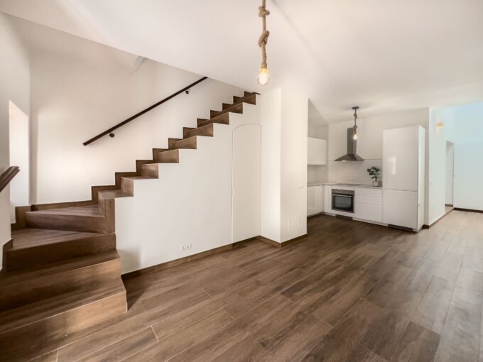 Indoor stairs Modern Townhouse for Sale in Estepona Center