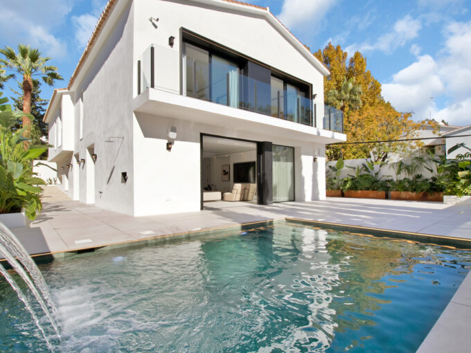 Newly Constructed Villa for Sale in Nueva Andalucia