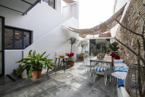 Outdoor Townhouse in Estepona Center for Sale