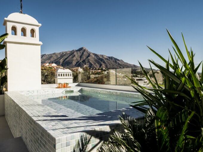 Private jacuzzi Elegant Three-bedroom Penthouse for Sale in Nueva Andalucia