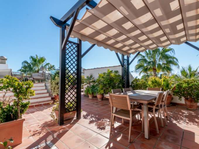 Solarium Duplex Penthouse for Sale in Puerto Banus, Marbella