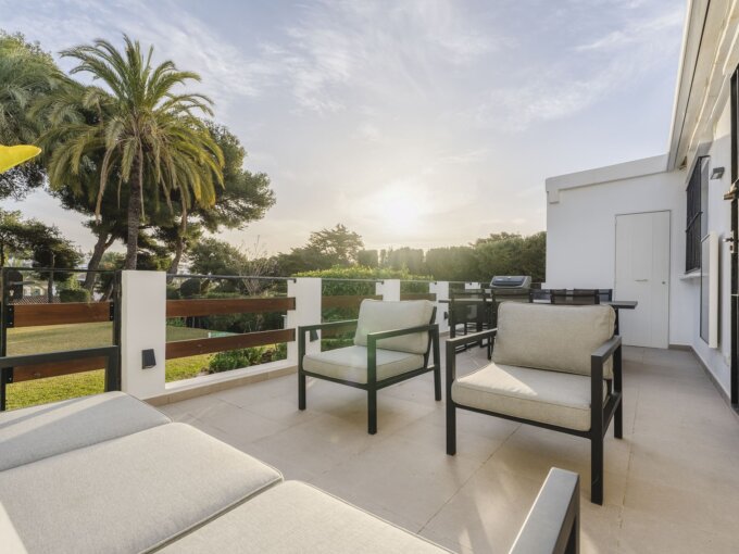 Sunny terrace Ground Floor Apartment for Sale in Nueva Andalucia