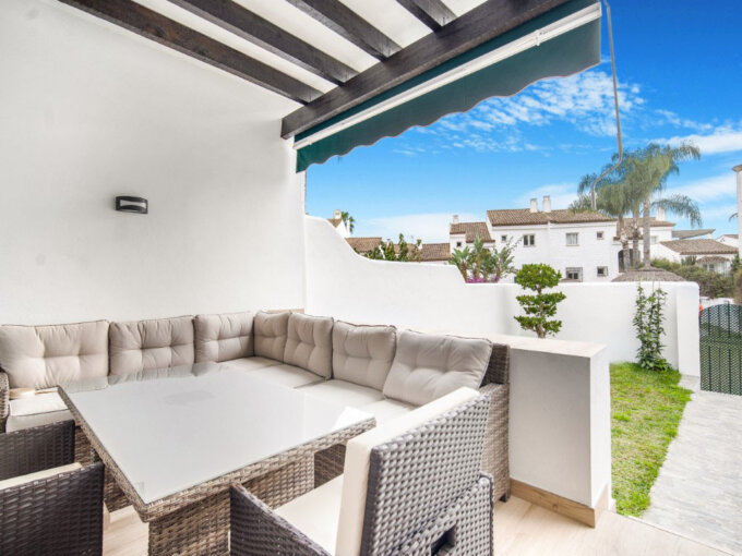 terrace Beautifully Townhouse for Sale in El Paraiso