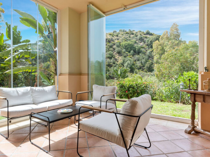 Terrace Charming Garden Apartment for Sale in Rio Real