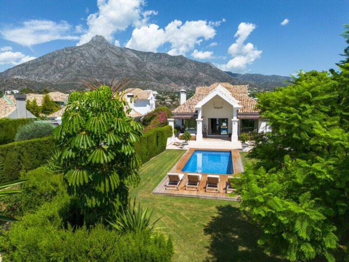 Villa for Sale in Las Lomas de Marbella Club