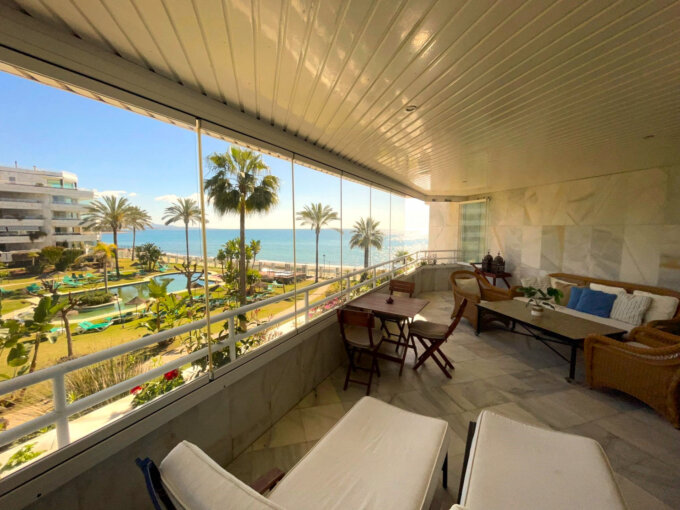 Covered terrace Beachfront Apartment for Sale on Esmeralda Playa
