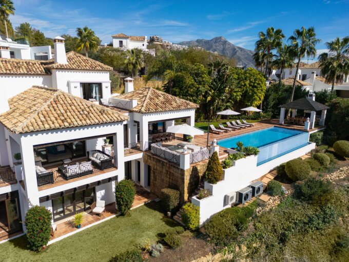 Exterior Spectacular Villa for Sale in La Quinta