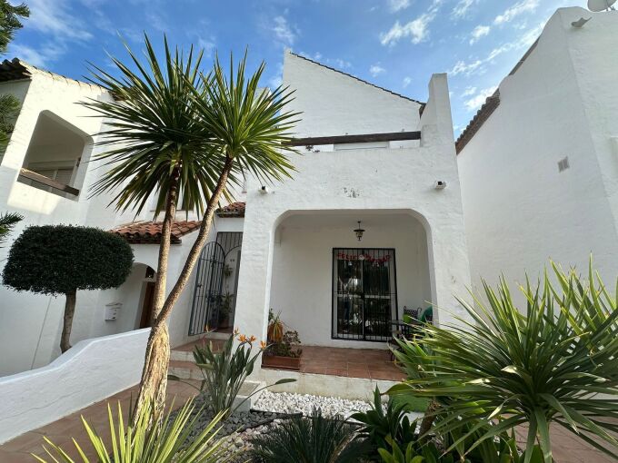 Garden 3-bedroom Townhouse for Sale in Bel-Air