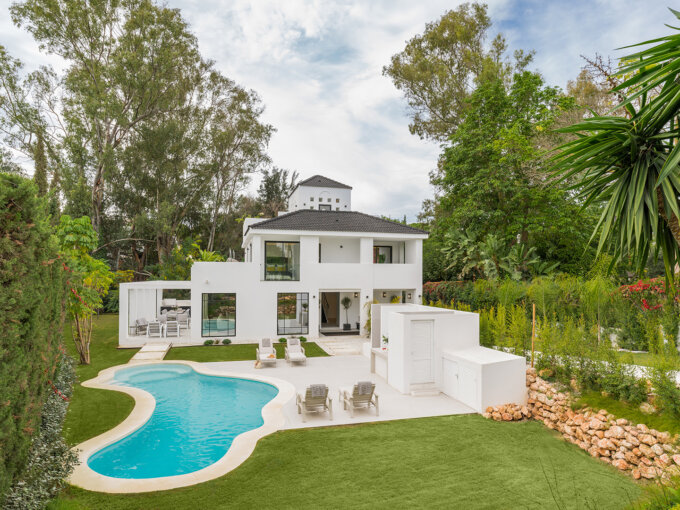 Luxury Villa for Sale in Las Brisas