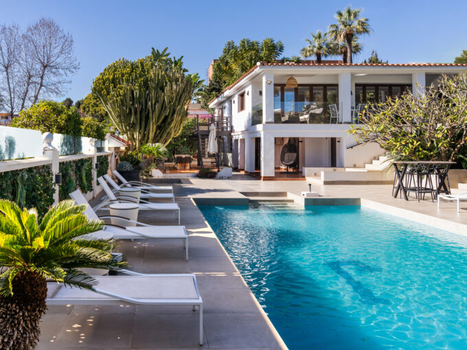 Pool area Luxury Villa in La Campana
