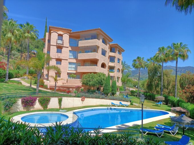 Pool Corner Apartment for Sale with Golf View in Elviria