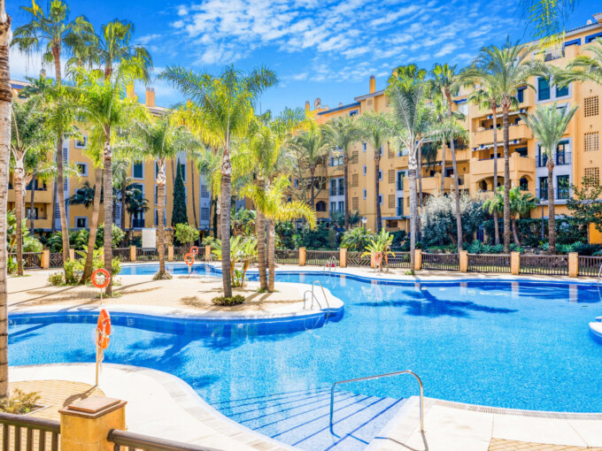 Pool Spacious Apartment for Sale in San Pedro Alcantara